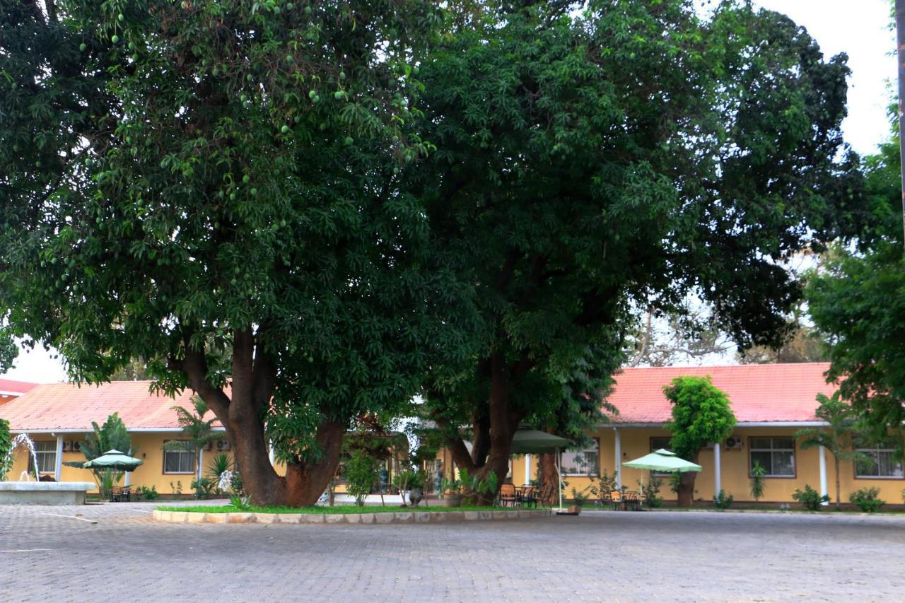 Oriental Swan Hotel Livingstone Bagian luar foto